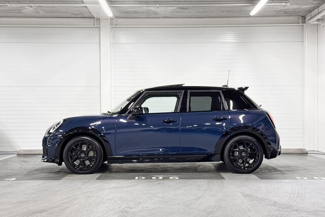 Mini John Cooper Works 5-Deurs S Cooper XL | Stuurwielverwarming | Head-Up Display | Harman/Kardon | Driving Assistant Plus | Stoelverwarming | Panoramadak | Comfort Access