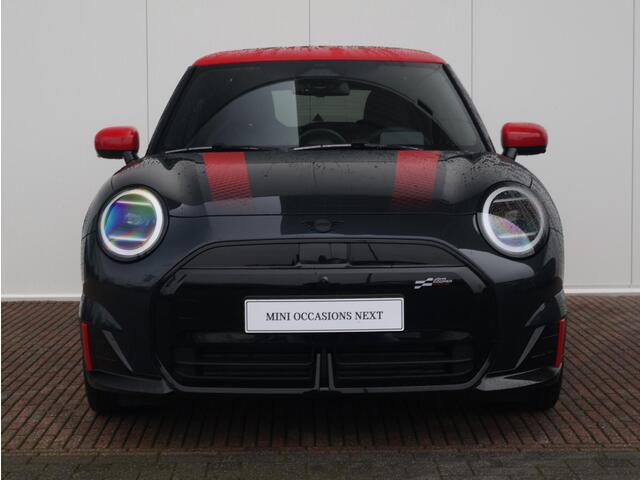 Mini John Cooper Works 3-Deurs JCW XL 54.2 kWh | Comforttoegang | Panoramadak | Elektr. Stoelen | Harman Kardon | Head-Up | Driving Assistant Plus | 18"LM |
