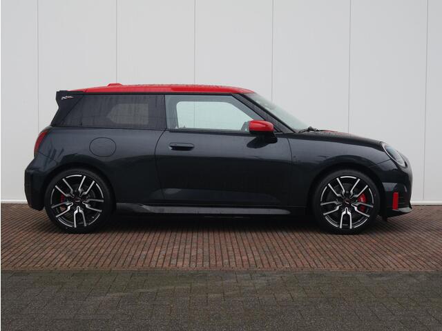 Mini John Cooper Works 3-Deurs JCW XL 54.2 kWh | Comforttoegang | Panoramadak | Elektr. Stoelen | Harman Kardon | Head-Up | Driving Assistant Plus | 18"LM |