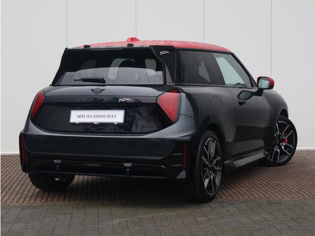 Mini John Cooper Works 3-Deurs JCW XL 54.2 kWh | Comforttoegang | Panoramadak | Elektr. Stoelen | Harman Kardon | Head-Up | Driving Assistant Plus | 18"LM |