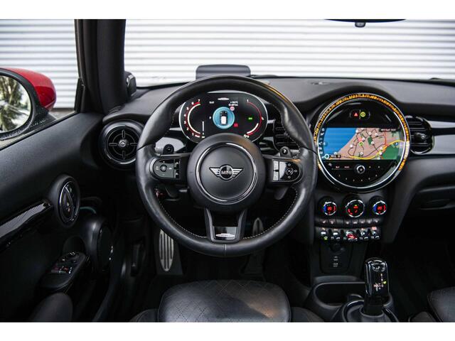 Mini John Cooper Works 2.0 231pk | Facelift | Alle opties | Panodak | H&K | Black Pack