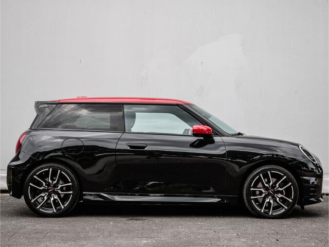Mini John Cooper Works 3-Deurs E Cooper XL 40.7 kWh Panoramadak/ Head up/ Led/ Stoelmassage/ Harman-Kardon/ Camera/ Stoel-stuurverwarming