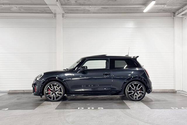 Mini John Cooper Works 3-Deurs JCW | Pakket L | Panoramadak | Harman/Kardon | Stuurwielverwarming |