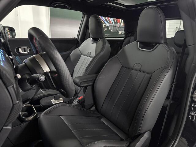 Mini John Cooper Works 3-Deurs JCW | Pakket L | Panoramadak | Harman/Kardon | Stuurwielverwarming |