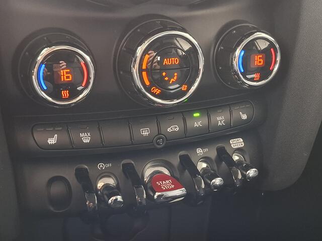 Mini John Cooper Works 3-Deurs 1.5 Cooper | Navigatie | LMV 18" | Voorstoelen Verwarmd | Cruise Contro Adaptief | Achteruitrijcamera | Airco Climate control |