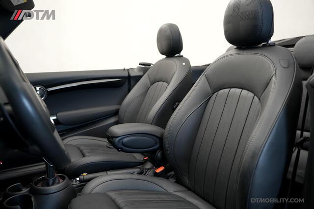 Mini John Cooper Works Cabrio 2.0 | Martini Racing |