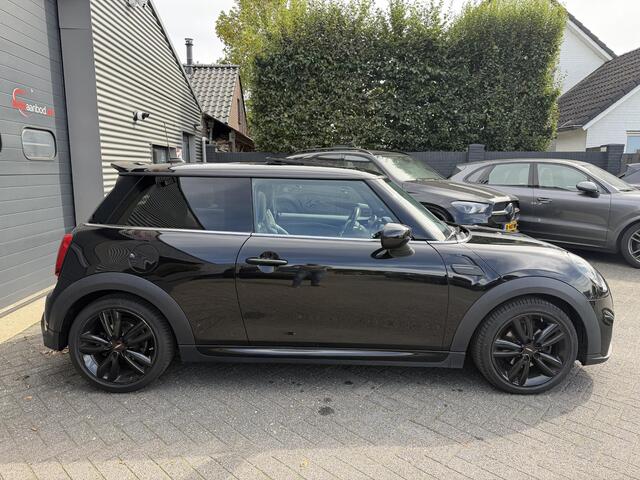 Mini John Cooper Works 3-Deurs 1.5 Cooper | Panoramadak | Camera | Harmon Kardon | DAB |