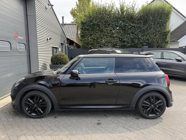 Mini John Cooper Works 3-Deurs 1.5 Cooper | Panoramadak | Camera | Harmon Kardon | DAB |