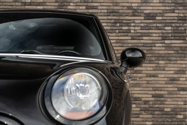 Mini John Cooper Works 5-Deurs 2.0 S | JCW-Trim | Navigatie | Half Leder | 5-Deurs | PDC | 18"LM | Midnight Black