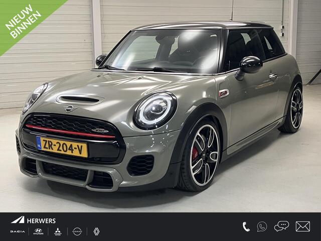 Mini John Cooper Works 3-Deurs 2.0 Chili / Nederlandse Auto / Eerste Eigenaar / Dealer Onderhouden / 231 PK /Elektrisch Schuif/Kanteldak / Navigatie / Harman & Kardon Audio / Stoelverwarming / Parkeersensoren Voor + Achter / Cruise Control / Climate Control /
