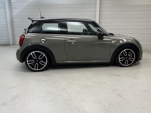 Mini John Cooper Works 3-Deurs 2.0 Chili / Nederlandse Auto / Eerste Eigenaar / Dealer Onderhouden / 231 PK /Elektrisch Schuif/Kanteldak / Navigatie / Harman & Kardon Audio / Stoelverwarming / Parkeersensoren Voor + Achter / Cruise Control / Climate Control /