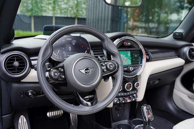 Mini John Cooper Works Cabriolet 2.0 Chili / 12 D.Km / NL-Auto / BTW / Full Option