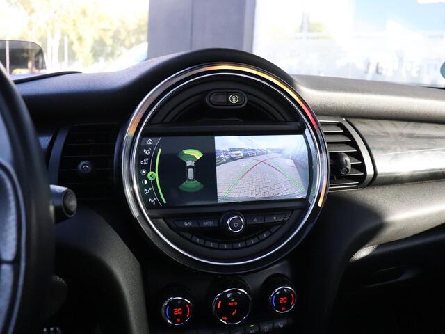 Mini John Cooper Works 3-Deurs 2.0 Chili | PANO-DAK | H&K | CAMERA | HEAD-UP | NAVI | CRUISE | STOELVERW. | APPLE CARPLAY |