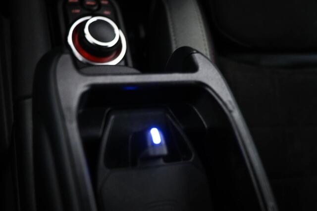 Mini John Cooper Works 3-Deurs 2.0 GP | LIMITED EDITION NR 1559 | COMFORT PACK | DAB | APPLE | DRAADLOZE LADER |
