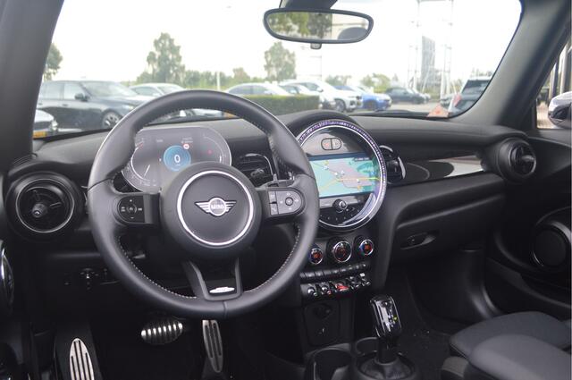 Mini John Cooper Works Cabrio JCW Automaat / Sportstoelen / Comfort Access / Achteruitrijcamera / LED / 17" Track Spoke black – foto 2