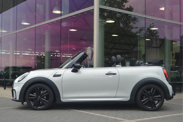 Mini John Cooper Works Cabrio JCW Automaat / Sportstoelen / Comfort Access / Achteruitrijcamera / LED / 17" Track Spoke black – foto 3