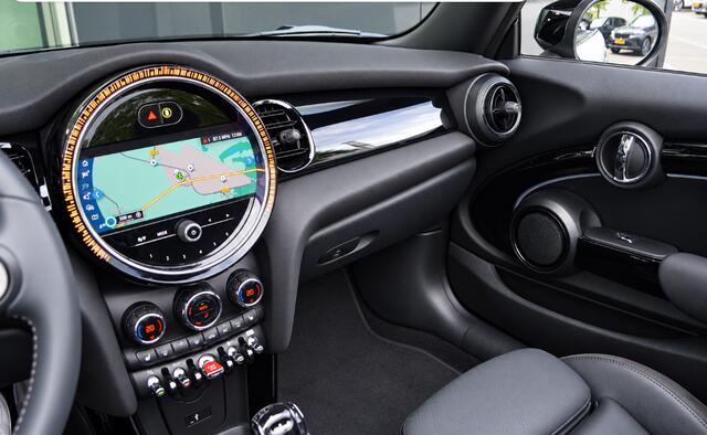 Mini John Cooper Works Cabrio JCW Automaat / Sportstoelen / Comfort Access / Achteruitrijcamera / LED / 17" Track Spoke black – foto 5