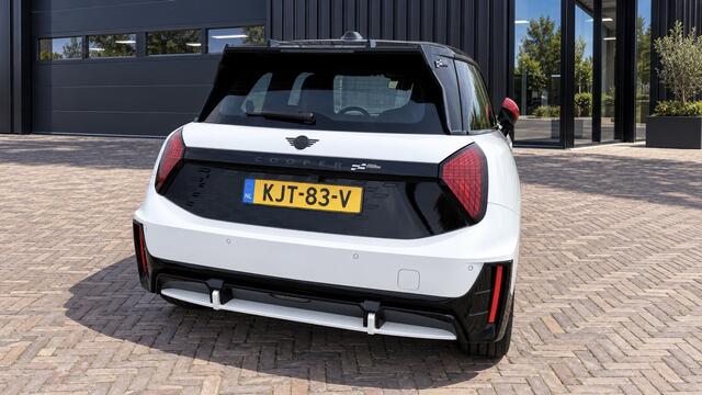 Mini John Cooper Works 3-Deurs JCW 54.2 kWh Two-Tone dak, JCW, 18inch Sportbanden Nieuwstaat – foto 4