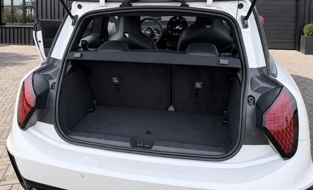 Mini John Cooper Works 3-Deurs JCW 54.2 kWh Two-Tone dak, JCW, 18inch Sportbanden Nieuwstaat – foto 6