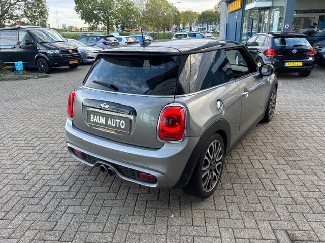 Mini MINI 2.0 COOPER S 60 YEAR AUTOMAAT LEDER LMV NAVI PDC HEDUPDSPL