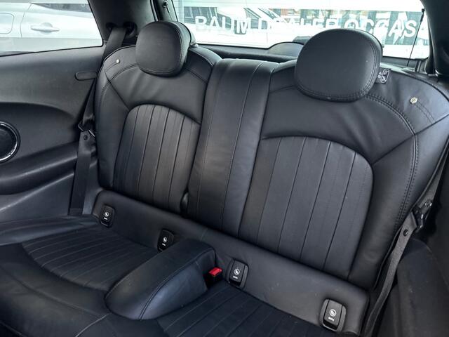 Mini MINI 2.0 COOPER S 60 YEAR AUTOMAAT LEDER LMV NAVI PDC HEDUPDSPL