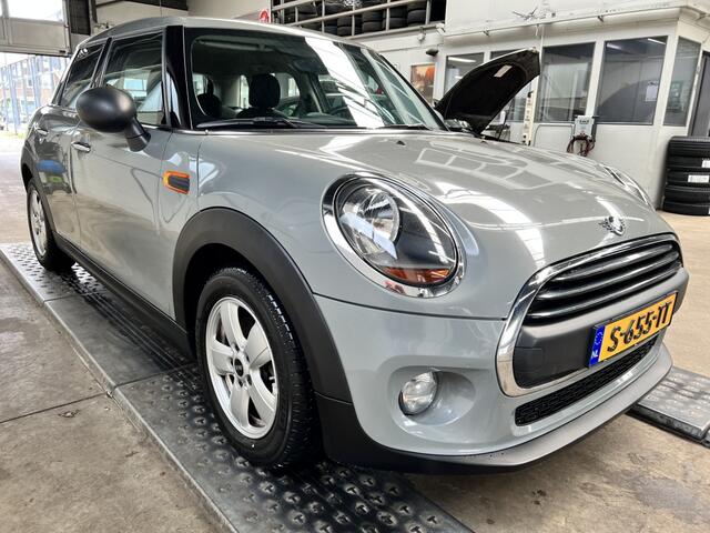 Mini MINI 5-deurs 1.5 Business Edition Cruise Clima Navi BT Tel PDC
