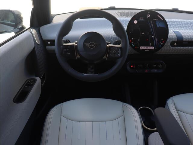 Mini MINI 3-deurs E | Favoured Trim + Pakket L + Panodak + Harman Kardon + Comfort Access + Head-Up + Parking Assistant Plus + 18'' LMV