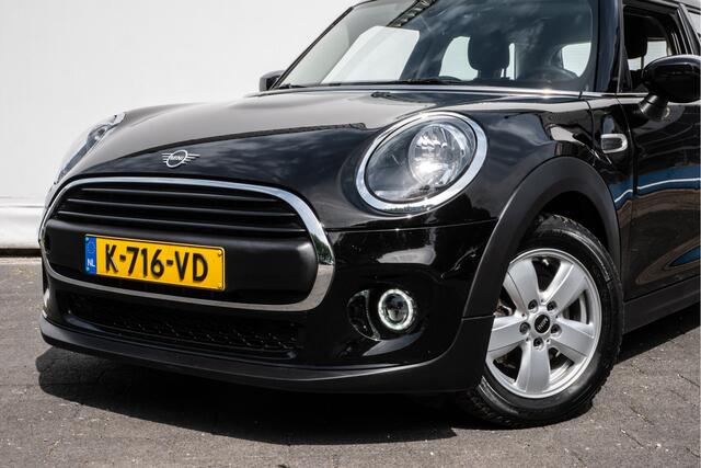 Mini MINI 1.5 Business Edition Navigatie/ Climate control/ Armsteun/ Carplay/ Dab/ Cruise control/ Lmv