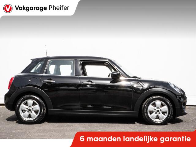 Mini MINI 1.5 Business Edition Navigatie/ Climate control/ Armsteun/ Carplay/ Dab/ Cruise control/ Lmv