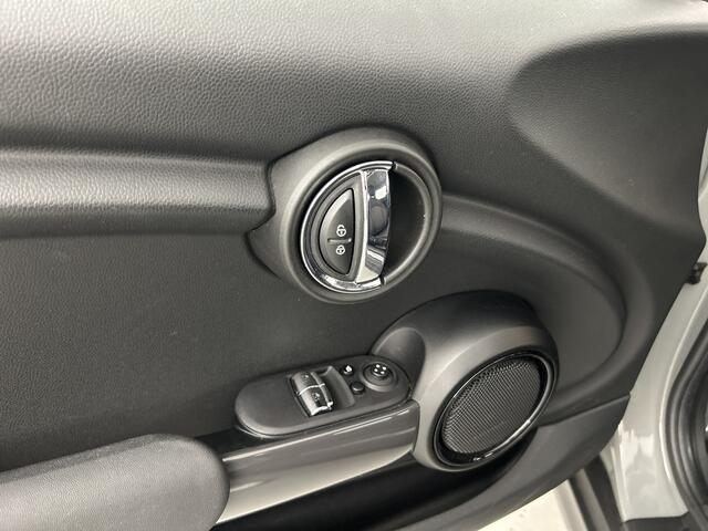 Mini MINI 3-Deurs 1.5 Essential Facelift Digital Cockpit/Carplay/Navi/Keyless entry/Park.sens