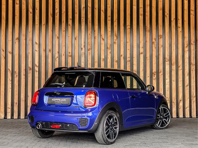 Mini MINI 3-Deurs 1.5 136PK Automaat John Cooper Works | JCW AERO KIT | JCW STUURWIEL | JCW SPORTSTOELEN |