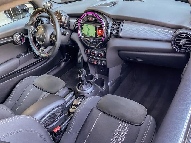 Mini MINI 3-Deurs 1.5 136PK Automaat John Cooper Works | JCW AERO KIT | JCW STUURWIEL | JCW SPORTSTOELEN |