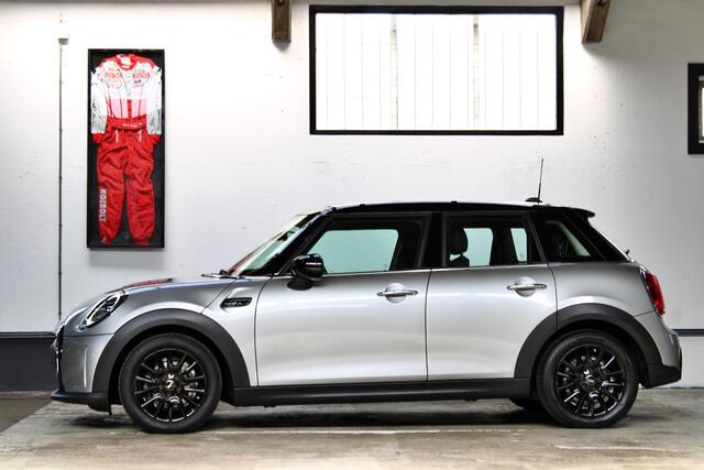 Mini MINI 5-Deurs Camden Edition | Apple Car Play | Digitaal cockpit | Nl Geleverd