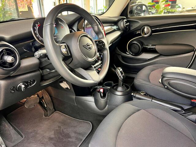 Mini MINI 5-Deurs Camden Edition | Apple Car Play | Digitaal cockpit | Nl Geleverd