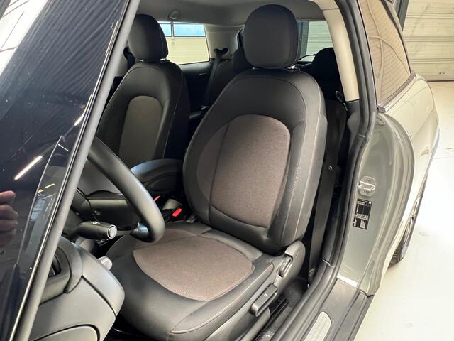 Mini ONE Mini 1.5 Pepper Turbo 102 PK / MoonWalk Gray / Airco / 16" LM Velgen / Park Sensors / Led / Groot Scherm / Licht Pakket / Stoel Verwarming / 1e Eigenaar!
