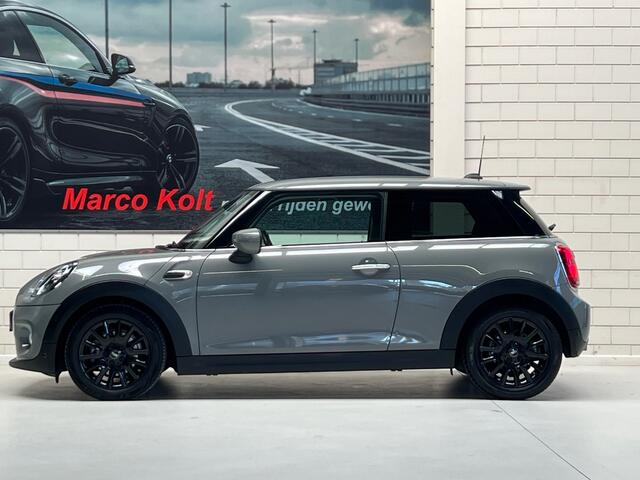 Mini ONE Mini 1.5 Pepper Turbo 102 PK / MoonWalk Gray / Airco / 16" LM Velgen / Park Sensors / Led / Groot Scherm / Licht Pakket / Stoel Verwarming / 1e Eigenaar!