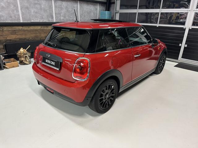 Mini ONE Mini 1.2 Salt. Automaat !Airco, Panoramadak, Multimedia.Stoelverw. Zeer mooi !!