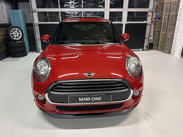 Mini ONE Mini 1.2 Salt. Automaat !Airco, Panoramadak, Multimedia.Stoelverw. Zeer mooi !!