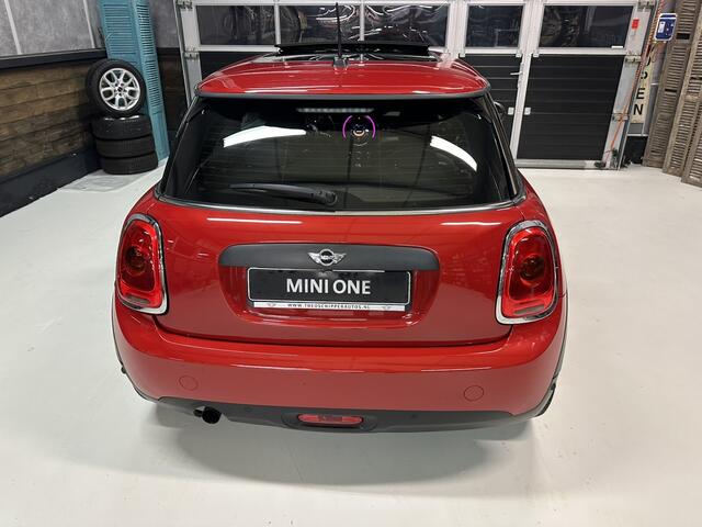 Mini ONE Mini 1.2 Salt. Automaat !Airco, Panoramadak, Multimedia.Stoelverw. Zeer mooi !!