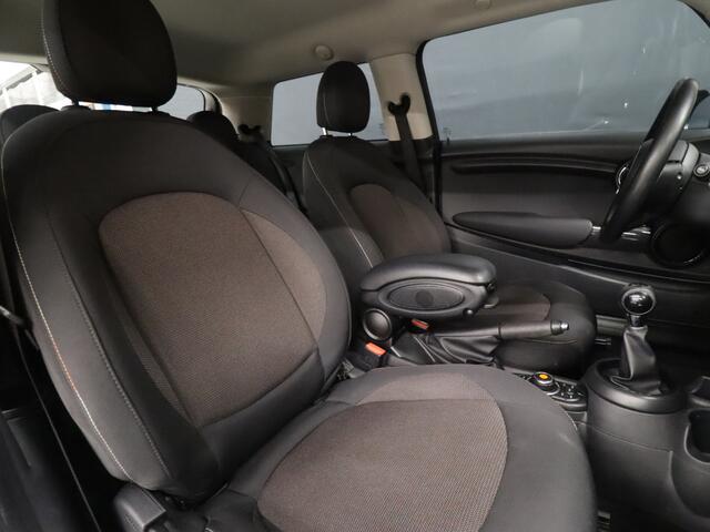 Mini ONE Mini 1.5 Sport [APPLE CARPLAY, CRUISE CONTROL, JCW VELGEN, CLIMATE CONTROL, NAVIGATIE, NIEUWSTAAT]