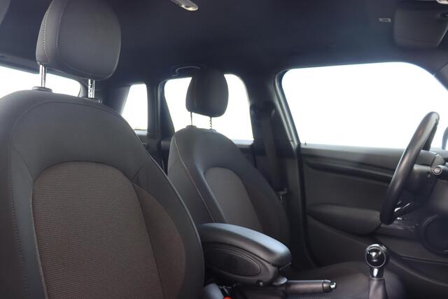 Mini ONE Mini 1.5 5-deurs/ Comfort Access/ Cruise Control/ Navigatie/ LED | Parkeersensoren/ Climate Control