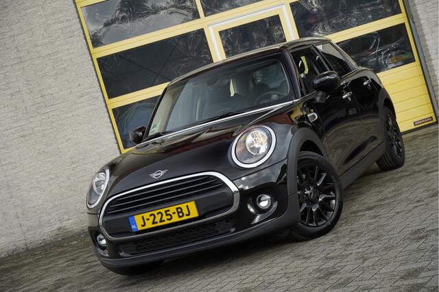 Mini ONE Mini 1.5 5deurs Business Edition BJ2020 Lmv 16" | Led | Pdc | Dashboard verlichting | Airco | Navi | Cruise control | Sportstoelen | Verwarmde voorstoelen | Getint glas
