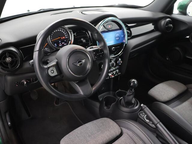 Mini ONE Mini Cabrio 1.5 Classic | LED | DAB | Mini Visueel Boost | Sportstoelen | Zicht-Pakket | Connected Navigation | PDC |