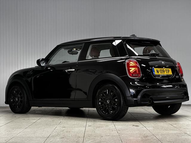Mini ONE Mini 1.5 Business Edition /LED Koplampen /LEDER! /Keyless GO /Apple + Android /DAB+! /Navi /Airco /Cruise /Elek. pakket /Bluetooth /Regensensor /16"LMV /PDC /LED Dagrijverl.