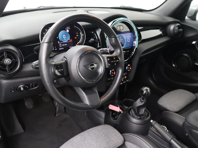 Mini ONE Mini 1.5 Business Edition | Cruise control | Navigatiesysteem | Climate control | Verwarmde sportstoelen voor | Apple Carplay | Keyless entry | Achteruitrij camera |