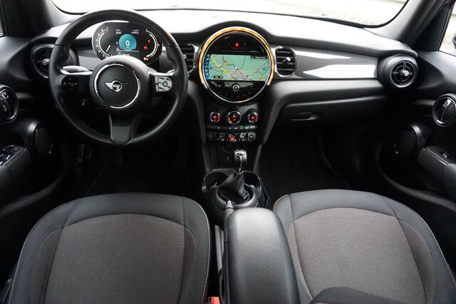 Mini ONE Mini 1.5 Essential LED/GR. NAVI/1e EIGENAAR.