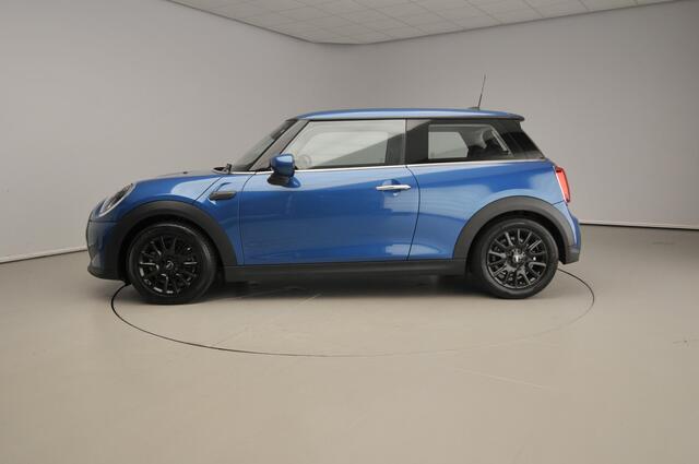 Mini ONE 3-deurs Classic / Sportstoelen / PDC / Climate / Navigatie / Alu wielen 16 inch black