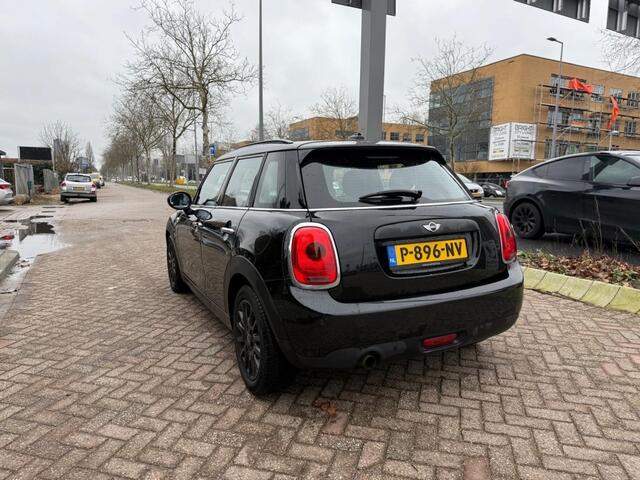 Mini ONE Mini 1.5 D NAVI PDC Chili Bns.