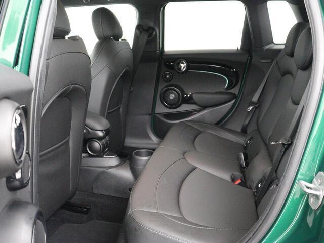 Mini ONE 1.5 Business Edition | Leder | Harman/Kardon | Matrix LED | Stoelverwarming | Camera | Carplay | Park Assist | Verwarmde voorruit | Climate control | Cruise control | Navigatie