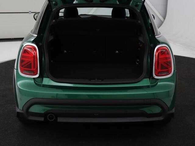 Mini ONE 1.5 Business Edition | Leder | Harman/Kardon | Matrix LED | Stoelverwarming | Camera | Carplay | Park Assist | Verwarmde voorruit | Climate control | Cruise control | Navigatie